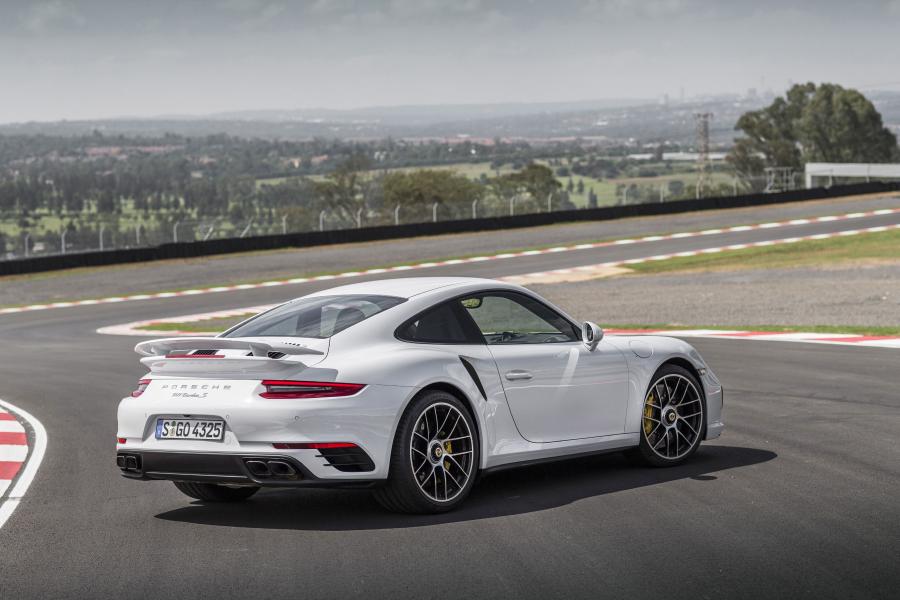  Porsche 911 Turbo S Coupe 2016 года  (WW) (фото 15 из 30)